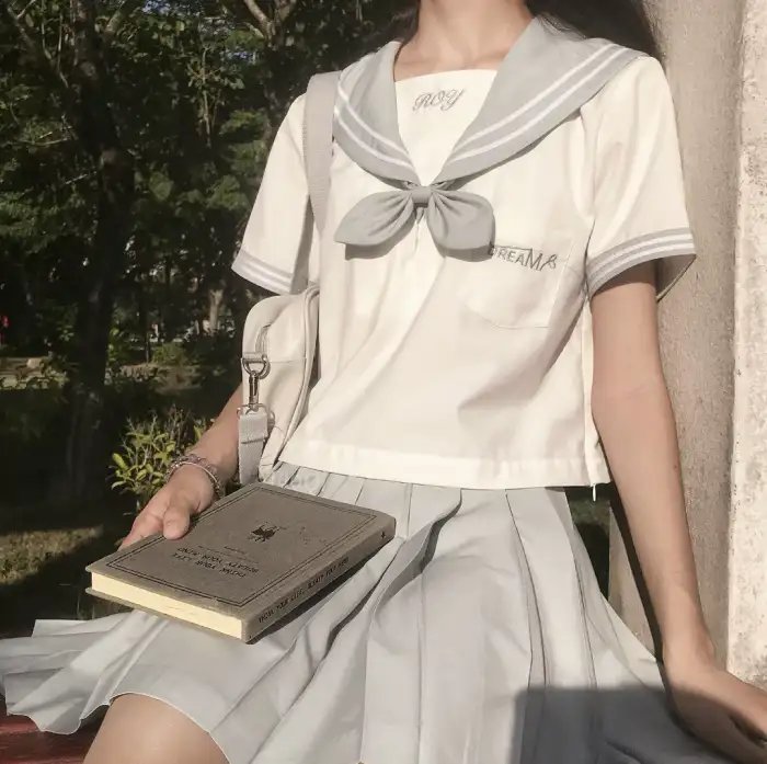 纸板屋女孩